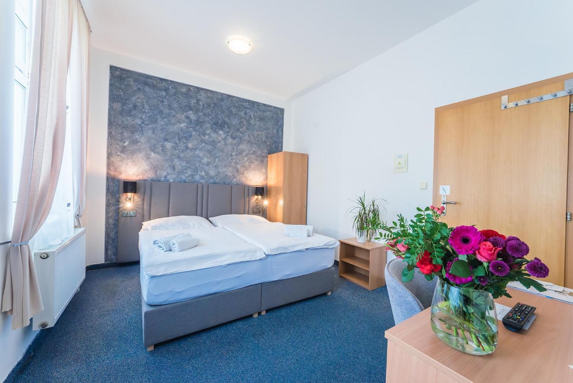 Narodni Dum Hotel Podborany
