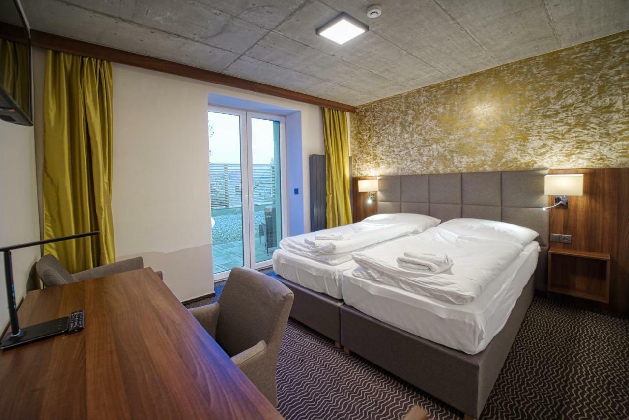 Narodni Dum Hotel Podborany